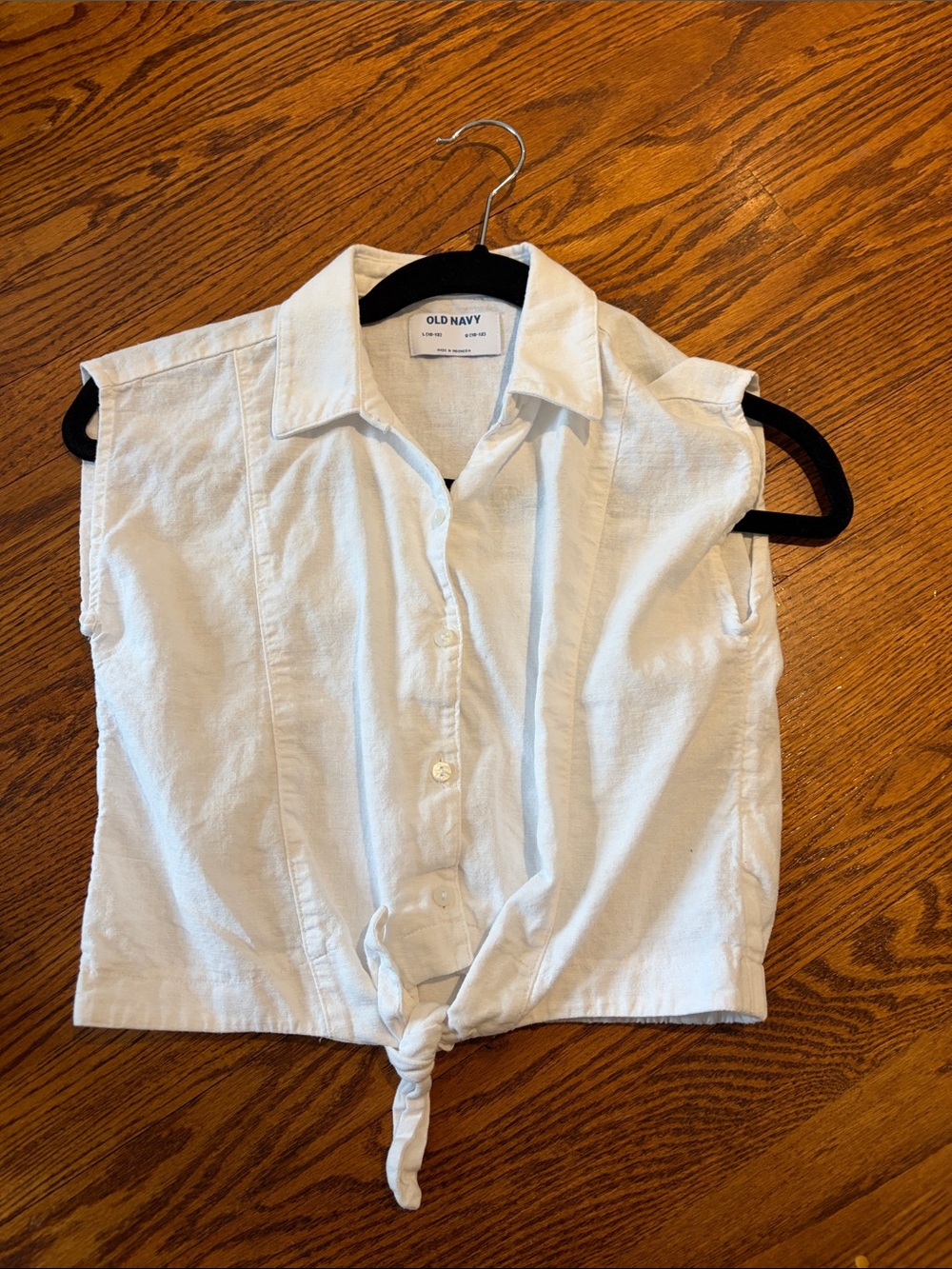 Old Navy White Tie-Front Sleeveless Button-Down Top